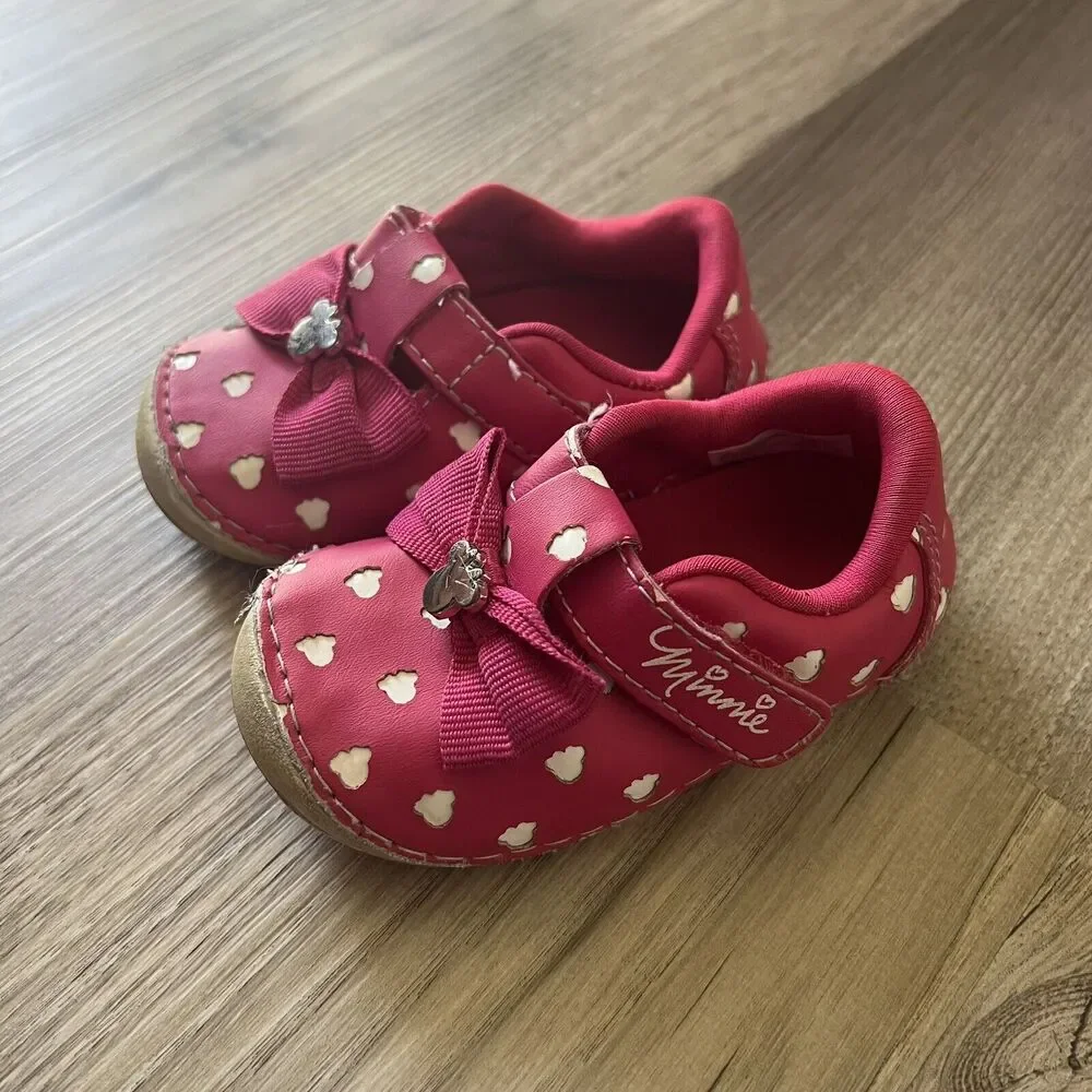 Disney Pink Minnie Mouse Girl's Shoes, Size 3